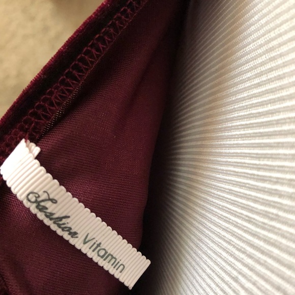 Maroon velvet like top - Picture 4 of 4